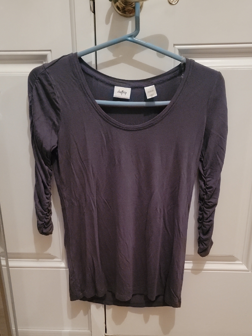Daytrip Gray Runched Long Sleeved Top. Size XS. NWOT